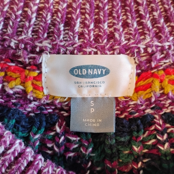 Old Navy Women's Sweater - Purple and Yellow Pattern - Picture 5 of 5